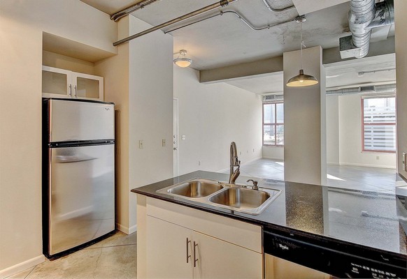 Apartment kitchen. Click to view the photo gallery.
